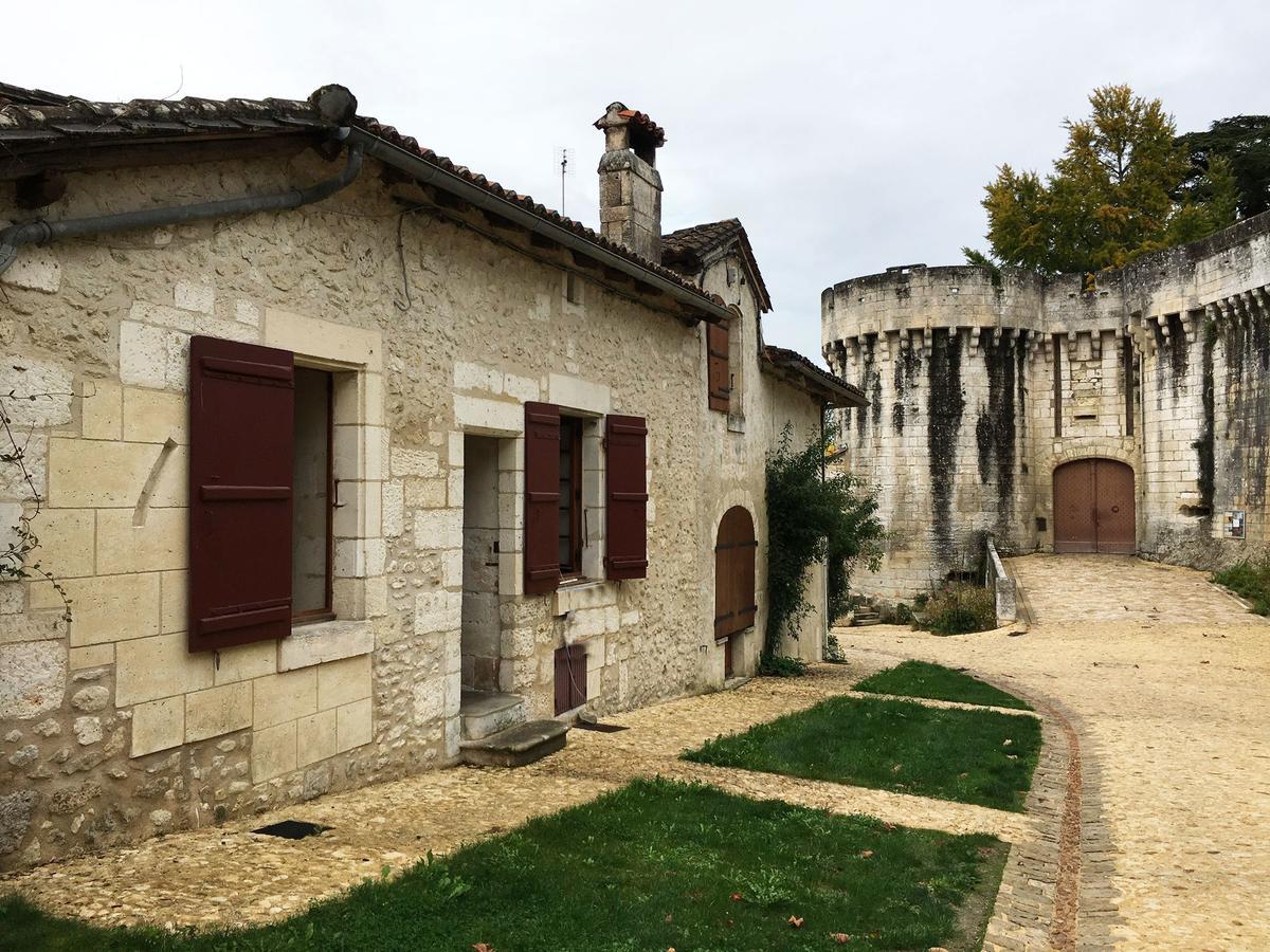 Au Pied Du Chateau Bourdeilles Exterior foto